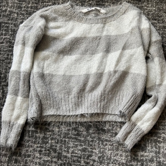 p.s. Girls sweater -size 5 - Picture 1 of 2